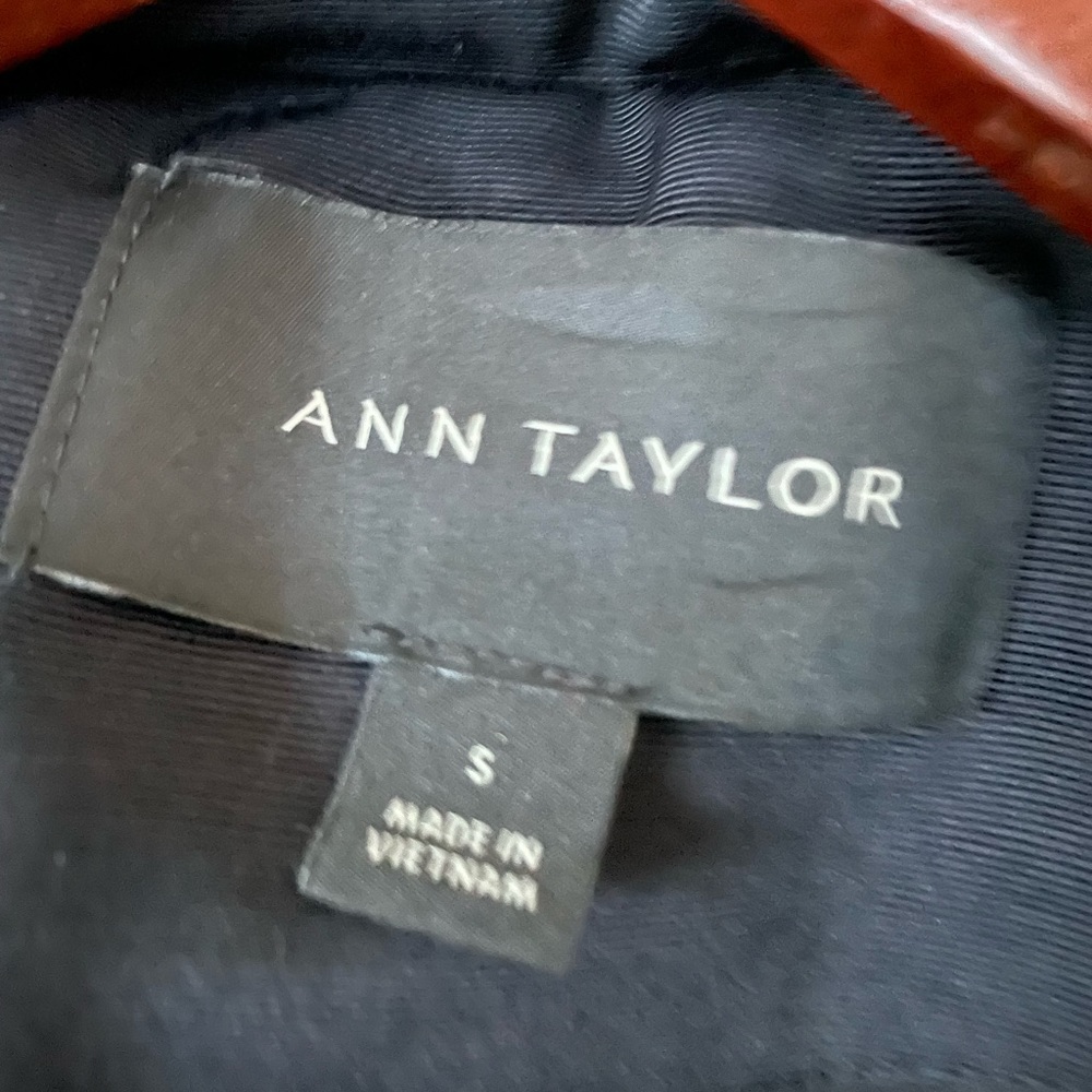 NWOT Ann Taylor Textured Tweed Sparkle Puffer Jacket in Navy Size Small - Picture 5 of 5